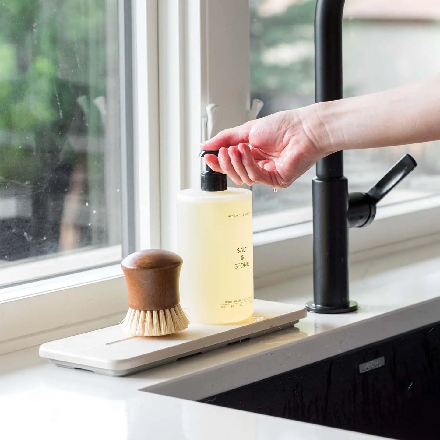 Dorai Home Stone Sink Caddy - Chic Quick-Drying Diomat® Bathroom Organizer for Soaps Bottles & Brushes - Modern Sink Caddy with Instant Drying Technology