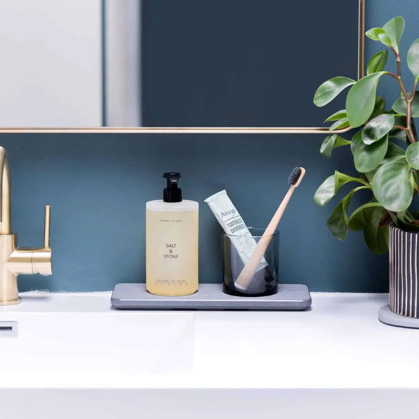 Dorai Home Stone Sink Caddy - Chic Quick-Drying Diomat® Bathroom Organizer for Soaps Bottles & Brushes - Modern Sink Caddy with Instant Drying Technology